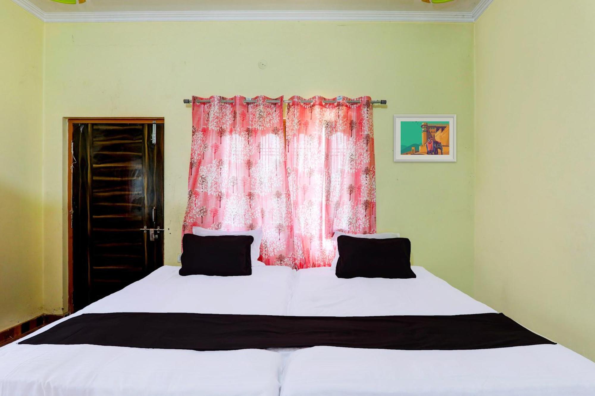 Hotel O Radha Rani Paying Guest House Varanasi Exterior foto