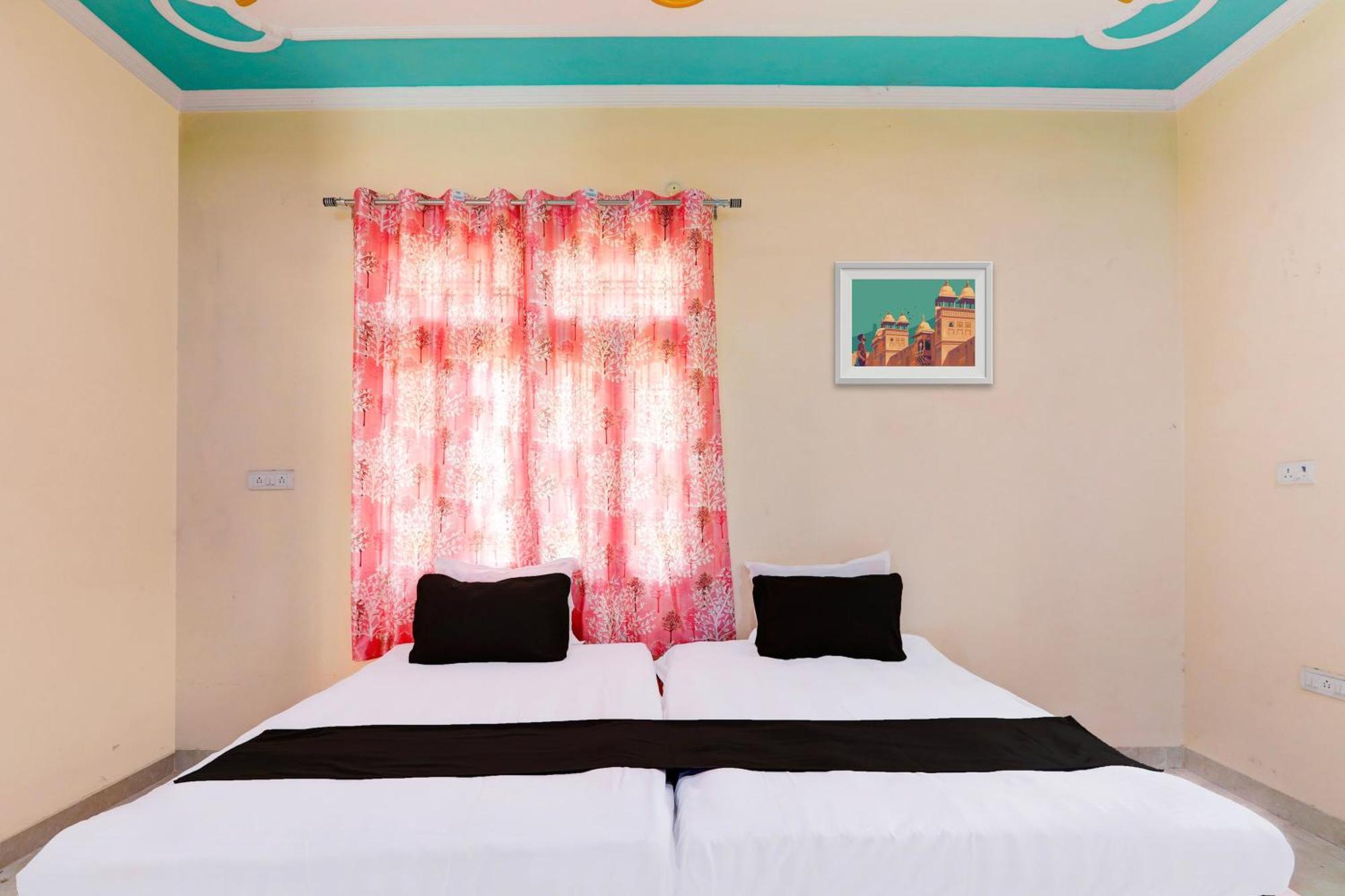 Hotel O Radha Rani Paying Guest House Varanasi Exterior foto